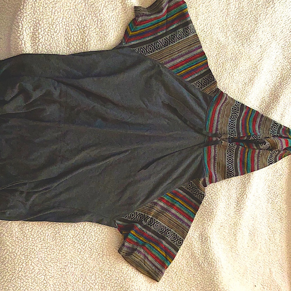 Beautiful giant, grey & Aztec colors , medium